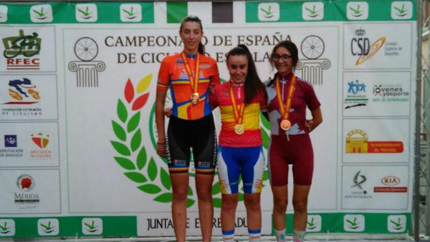 Melisa Gomiz segunda en la contrareloj del torneo de ciclismo escolar