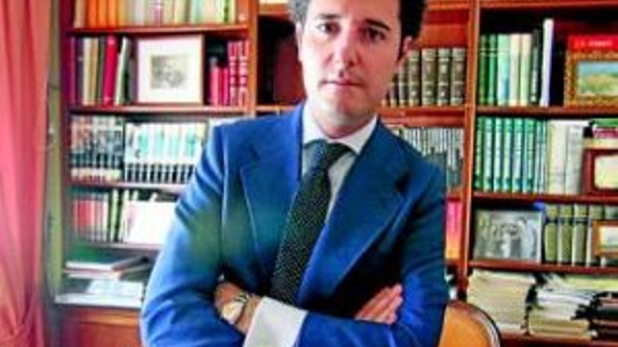 Monago ofrece la Consejería deEconomía a Adolfo Díaz-Ambrona
