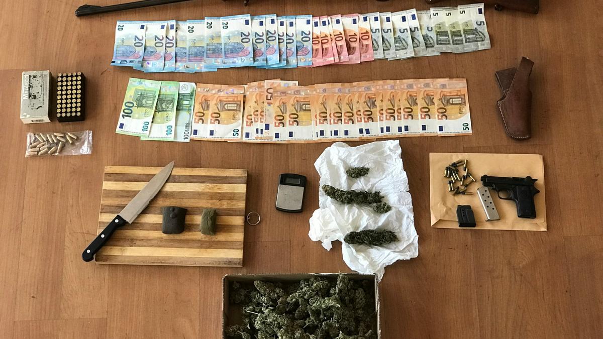 Armas, droga y dinero intervenido en la operación Polígono.