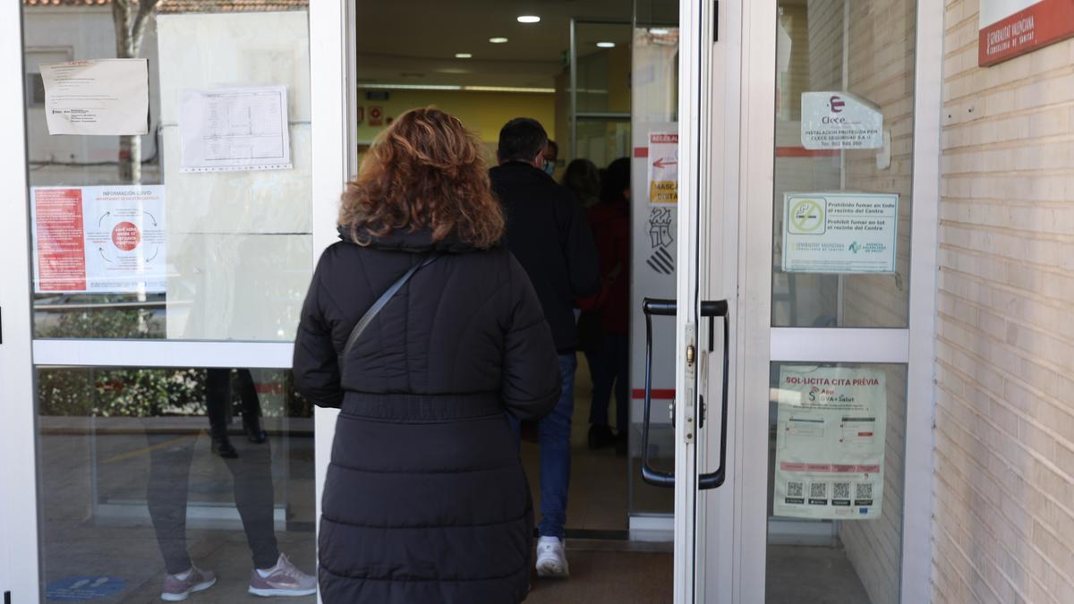 Sanitat publica la actualización de la bolsa de trabajo con 35.233  solicitudes - El Periódico Mediterráneo