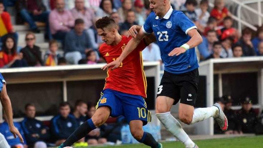 Denis Suárez durante un partido en Pasarón. // R. Vázquez