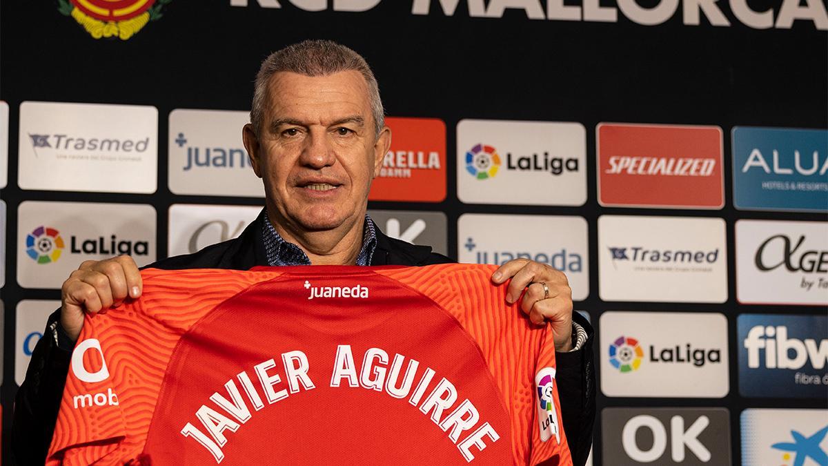 El Mallorca presenta al Vasco Aguirre como nuevo entrenador bermellón