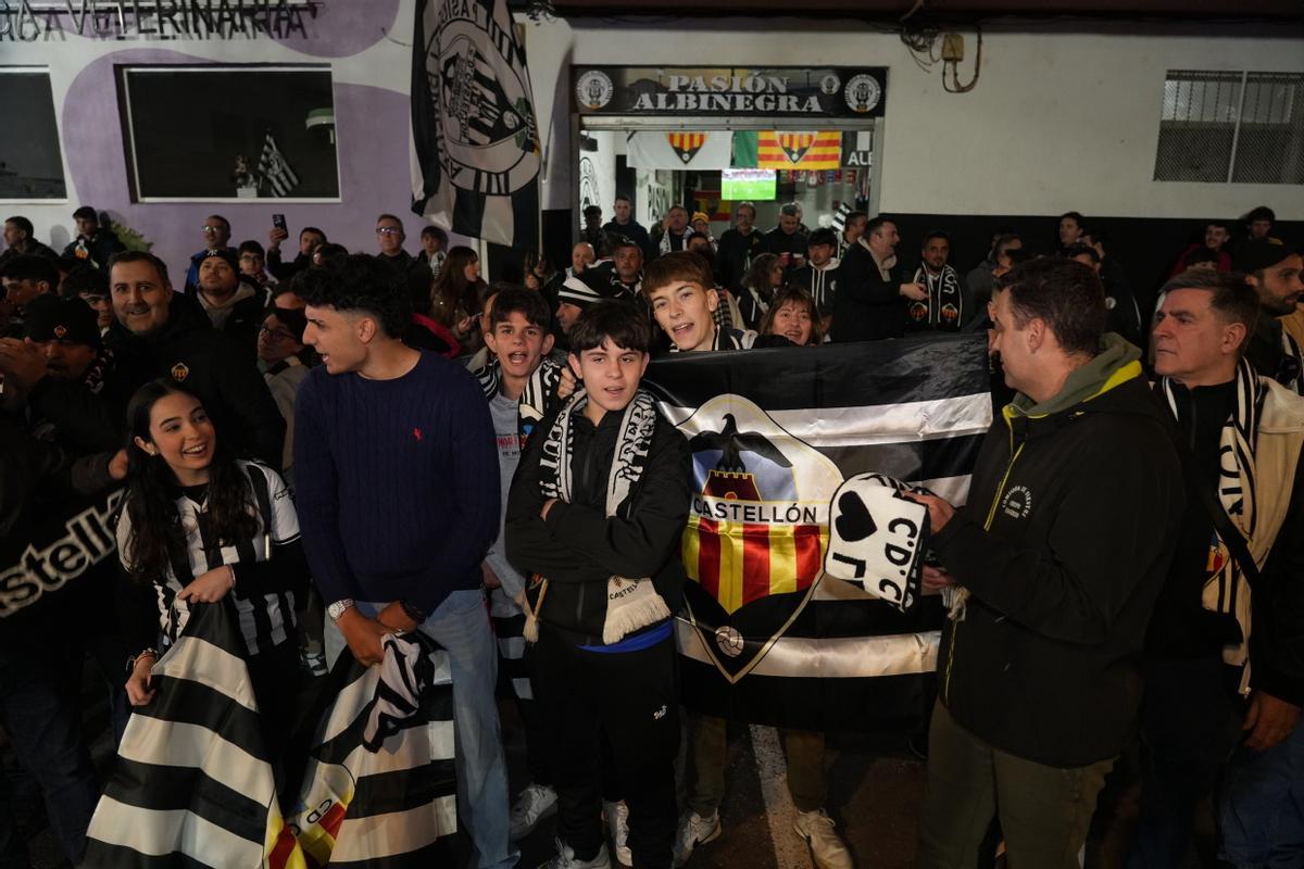 Galería | Búscate en el ambientazo del Castellón-Racing