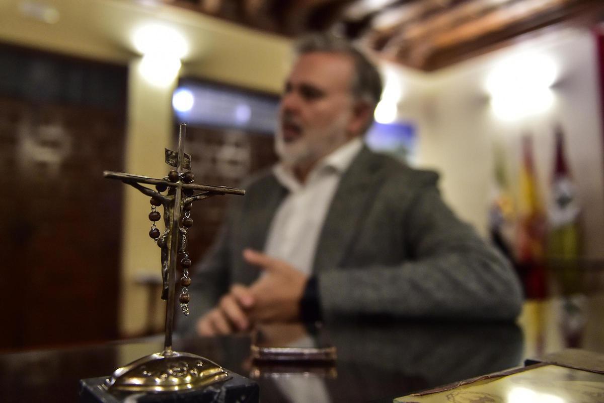 El alcalde de Plasencia, durante la entrevista.