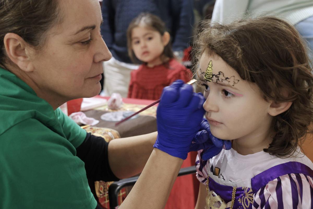 Los Reyes Magos fieles visitan a los pacientes del Hospital Provincial de Conxo Los Reyes Magos fieles visitan a los pacientes del Hospital Provincial de Conxo