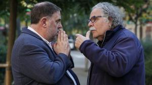 Imagen de archivo de Oriol Junqueras y el responsable de la Comisión de la Verdad, Joan Tardà.