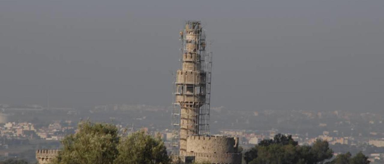 El castillo de Pòrtol perderá su característica torre para adaptarse a la normativa municipal