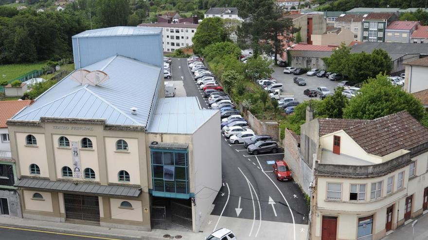 En la zona azul el tiempo máximo de estacionamiento de es de una hora y media.   | // BERNABÉ/JAVIER LALÍN