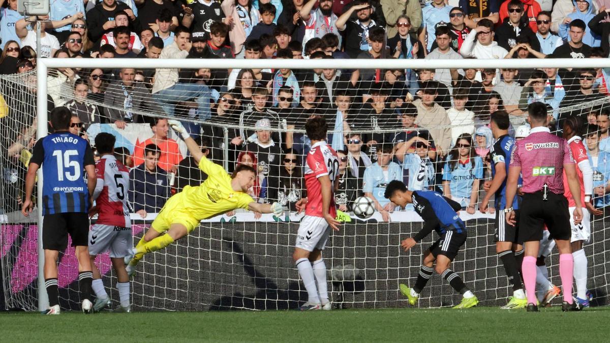 Las imágenes del Celta-Oviedo