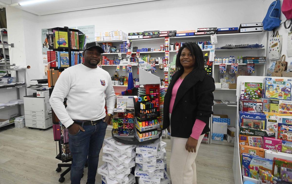 Janilca Colón y Daniel M. Linares, de Copy Expresss Vigo.