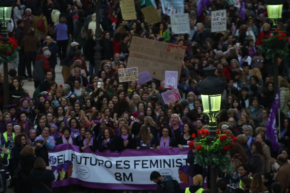 Miles de manifestantes colapsan el centro de Málaga en una marcha que comenzaba con polémica con Francisco de la Torre