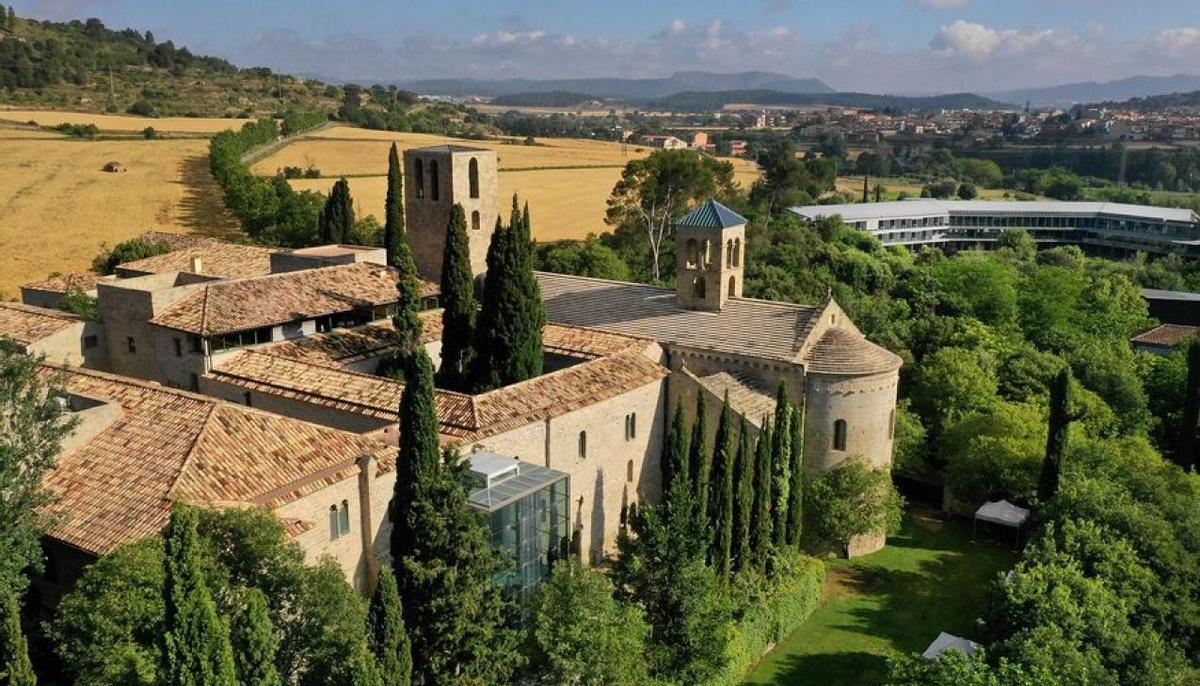 El monestir romànic de Sant Benet de Bages, avui inclòs en el complex Món Sant Benet