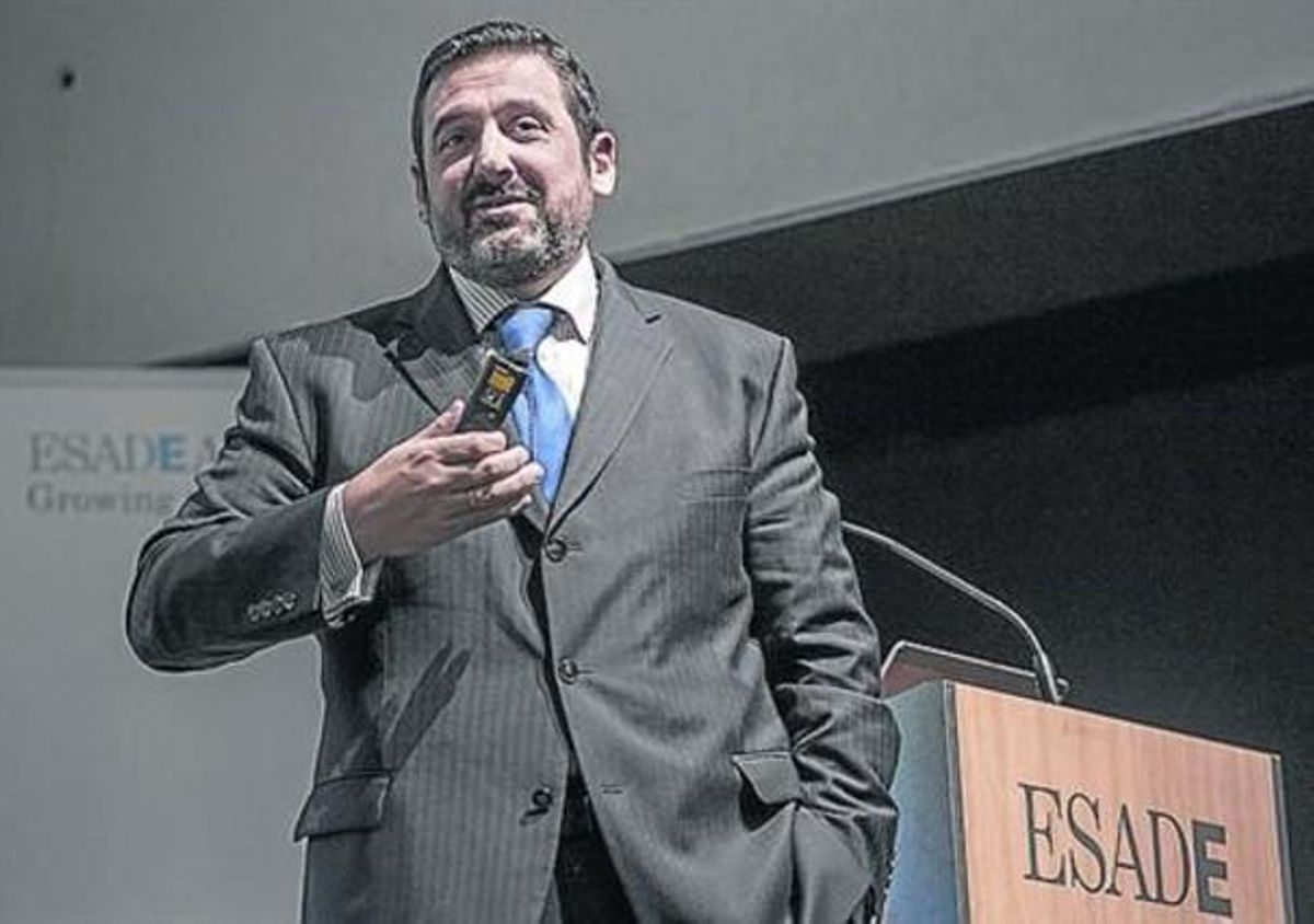 Conferència 8 Álex Cruz, president de Vueling, ahir a Esade. Conferència 8 Álex Cruz, president de Vueling, ahir a Esade.