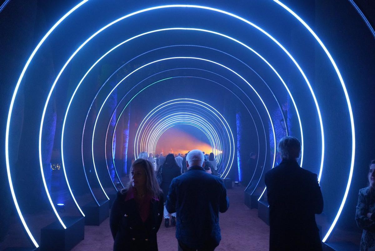 Túnel de luz del espectáculo del Alcázar.