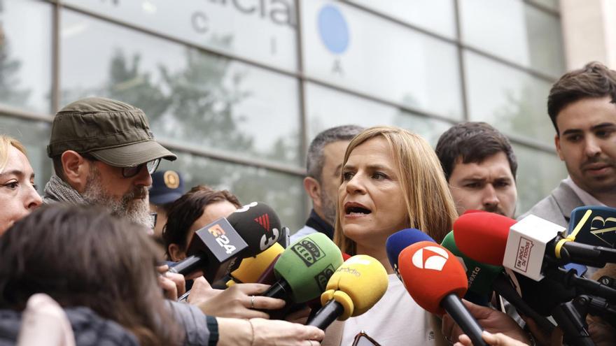 Pilar Bernabé, a su llegada a los juzgados.