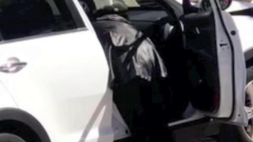 Detenido por agredir a su pareja dentro de un coche en el Arenal