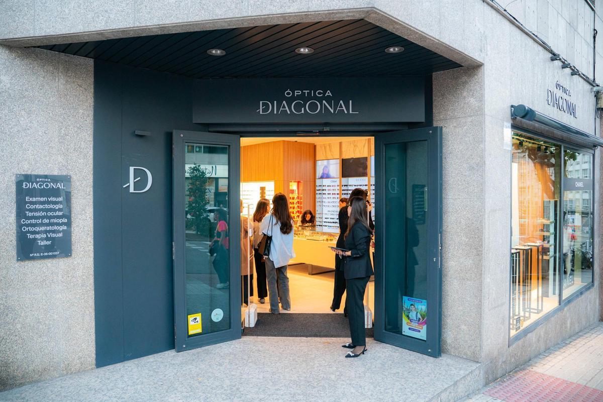 presentacion optica diagonal, av gran via 8, vigo