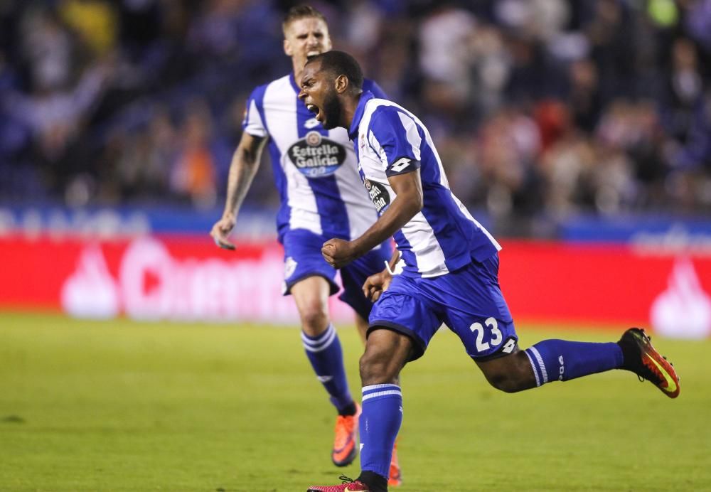 Babel y Riazor explotan con su gol