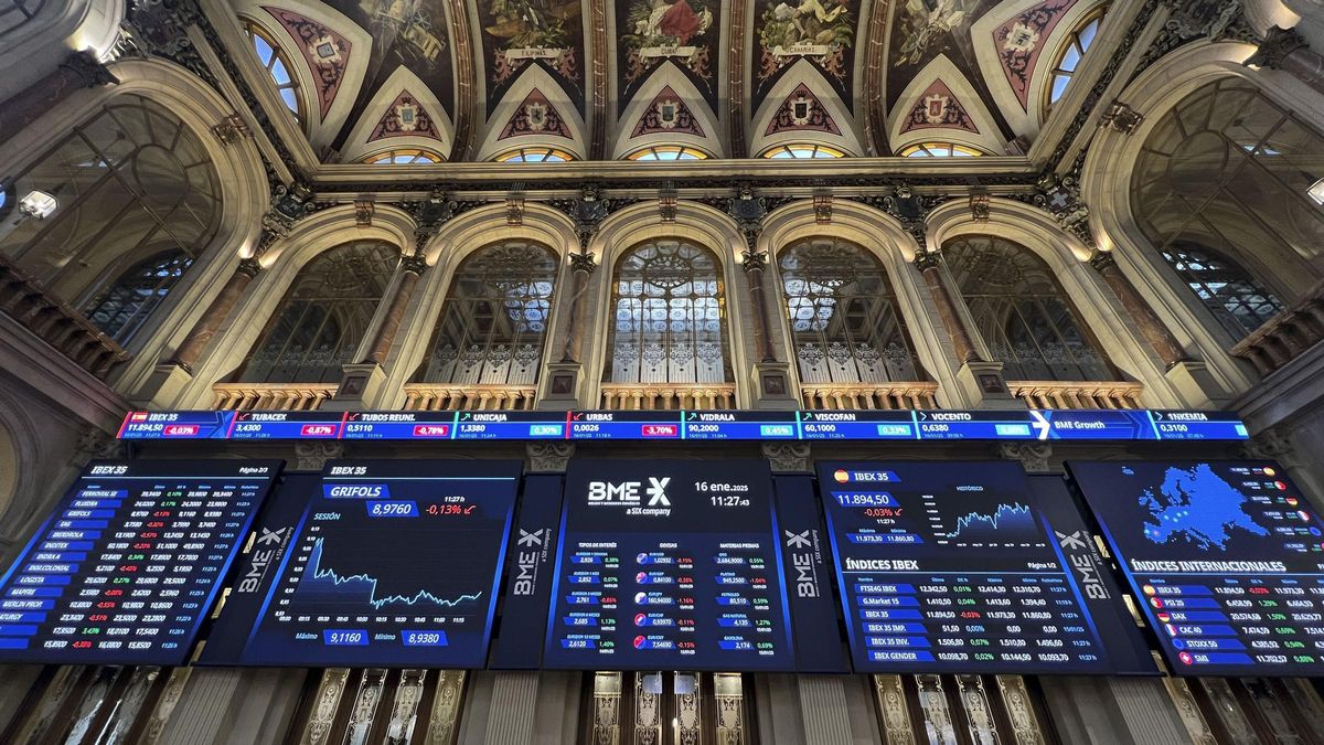 El IBEX 35 reduce las pérdidas a un leve 0,13 % pese al desplome que adelanta Wall Street