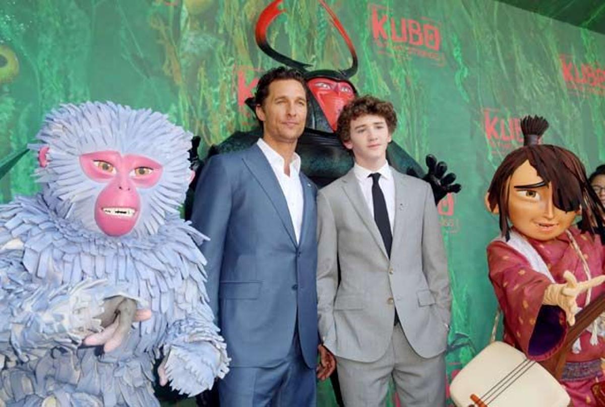 Matthew McConaughey y Art Parkinson en el estreno de Kubo And The Two Strings'.