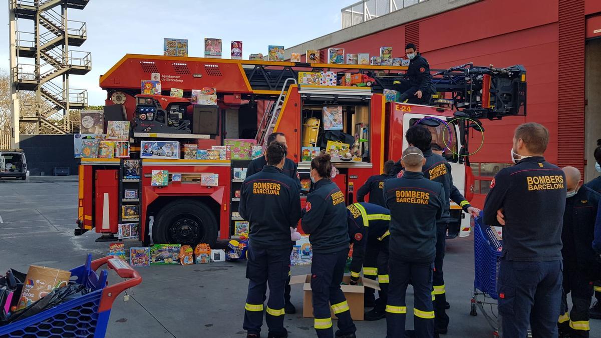 Navidad solidaria de los Bombers de Barcelona