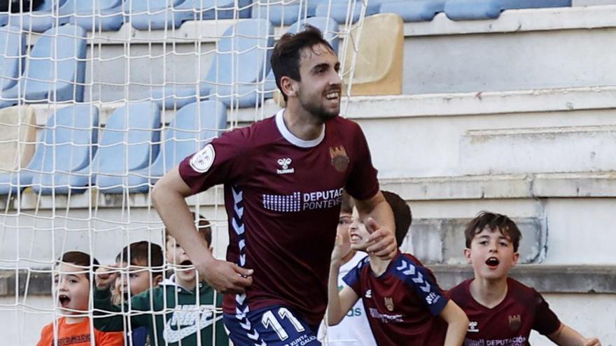 Chiqui celebra un gol en Pasarón. |  // GUSTAVO SANTOS