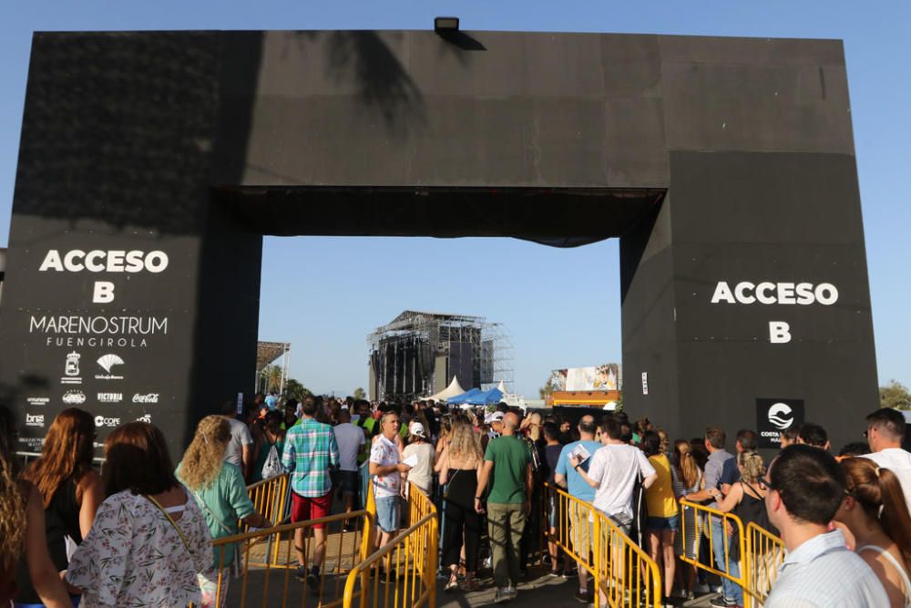 Gran expectación ante el único concierto de Jennifer Lopez en España. Se han formado largas colas hasta la apertura de las puertas del recinto del Marenostrum Castle Park, escenario del concierto.