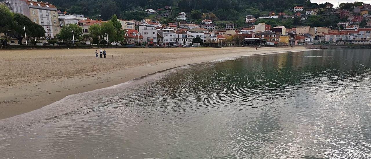 Playa de Banda do Río en Bueu, en Bueu, con la nota máxima tras entrar en el censo oficial. |   // S. ÁLVAREZ