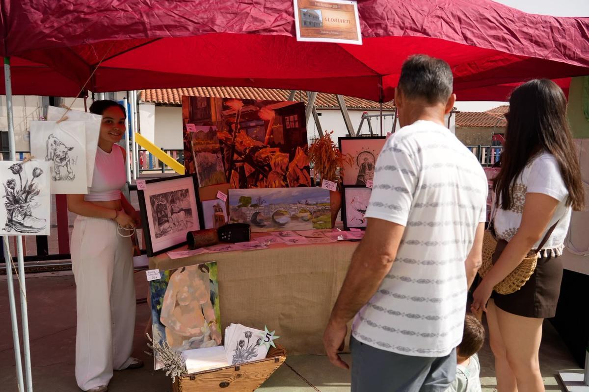 GALERÍA | Pereruela exalta su alfarería tradicional en una feria