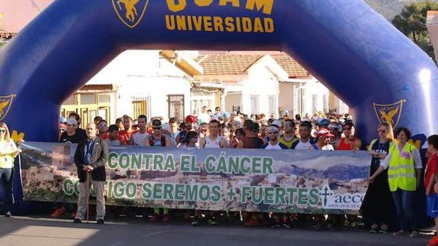 Una imagen de la salida de una prueba que tuvo un fuerte carácter benéfico para ayudar a la Asociación de la Lucha contra el Cáncer