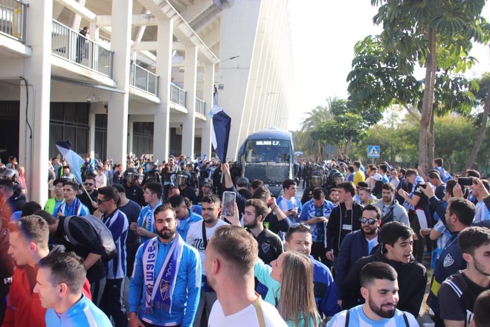 Recibimiento al Málaga CF antes del partido ante el Deportivo