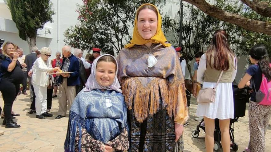 Un merecido homenaje a los mayores del pueblo | FOTOS: SUSI RIBAS
