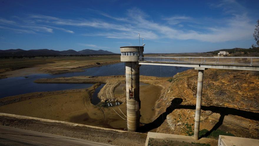 El nuevo proyecto para conectar la presa de La Colada prevé una rebaja de un millón en el coste de la obra