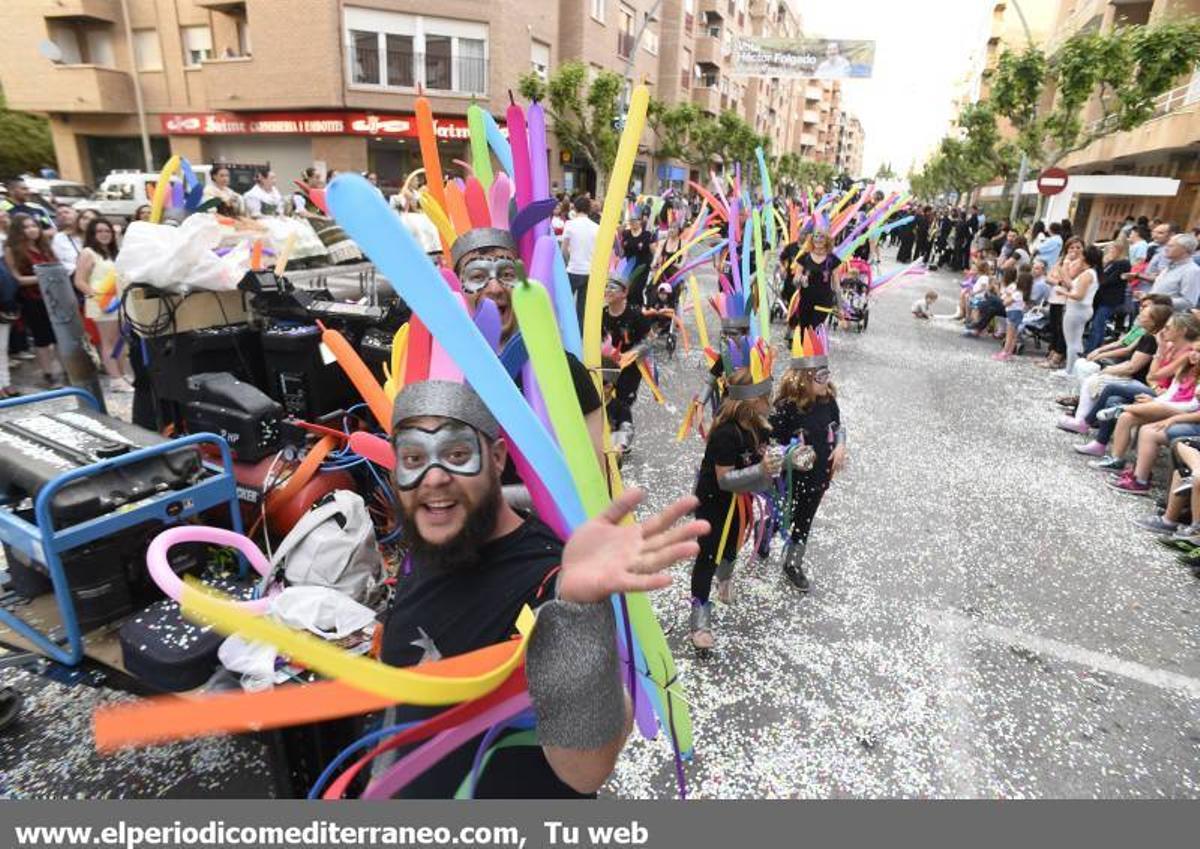 GALERÍA DE FOTOS -- Vila-real se llena de disfraces en la calle