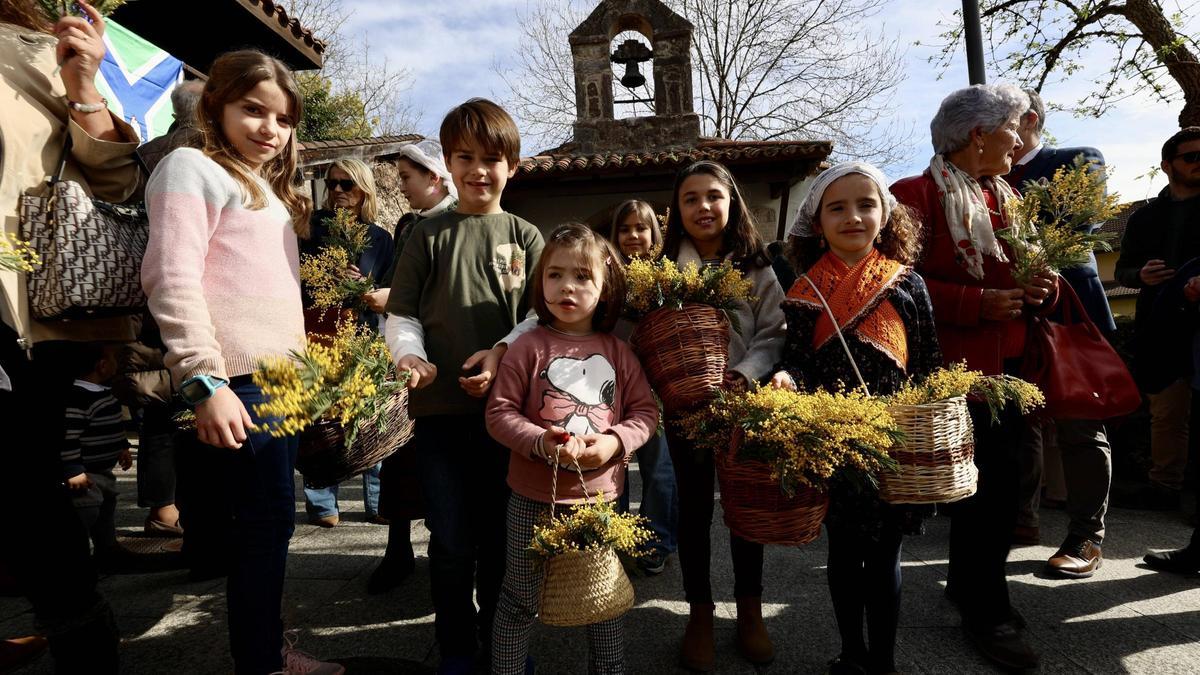 Niños de Bueño en la procesión de San Juan de Mata del año pasado.