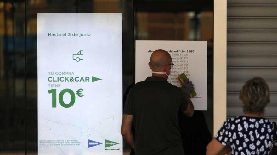 Lunes, 1 de junio | Abren en Málaga los centros comerciales