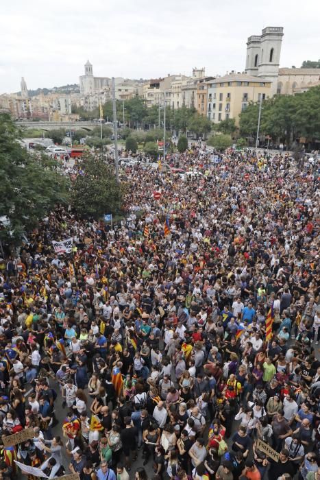 Concentració a la seu de la Generalitat a Girona