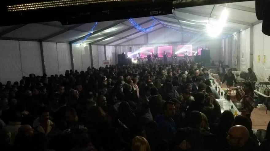 La carpa, en la fiesta de Nochevieja.