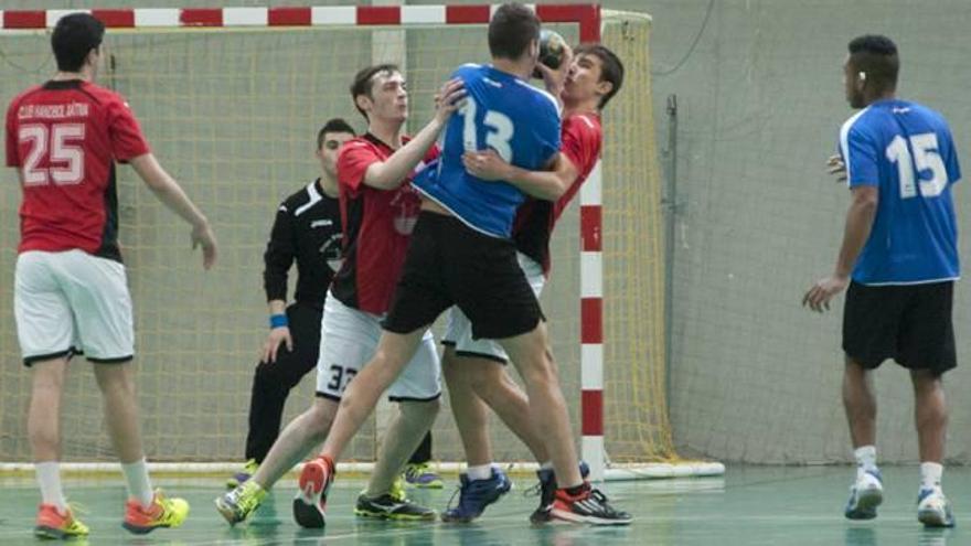El juvenil del CH Xàtiva gana al Vila-real y le arrebata el liderato