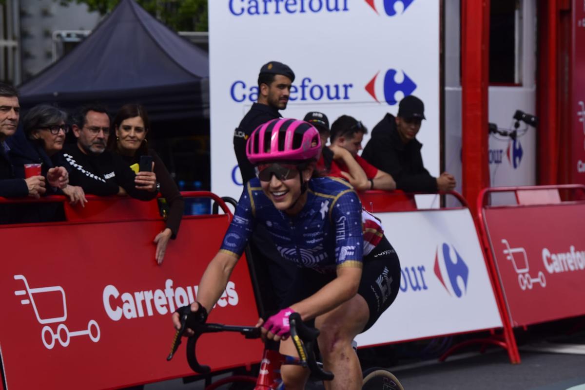 El litoral coruñés, escenario del final de la tercera etapa de La Vuelta Femenina.