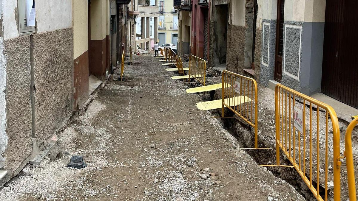 El carrer del Pont, a Sallent, en obres