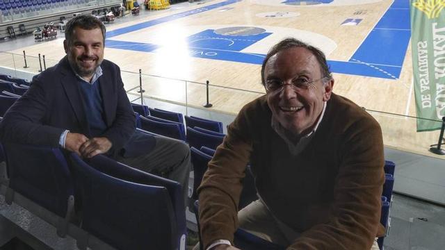 Fernando García, a la izquierda, y Fernando Villabella, en el Palacio.  | MIKI LÓPEZ