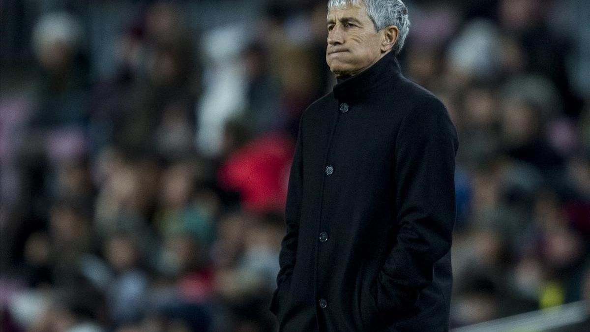 Setién, en su primer partido en el Camp Nou.