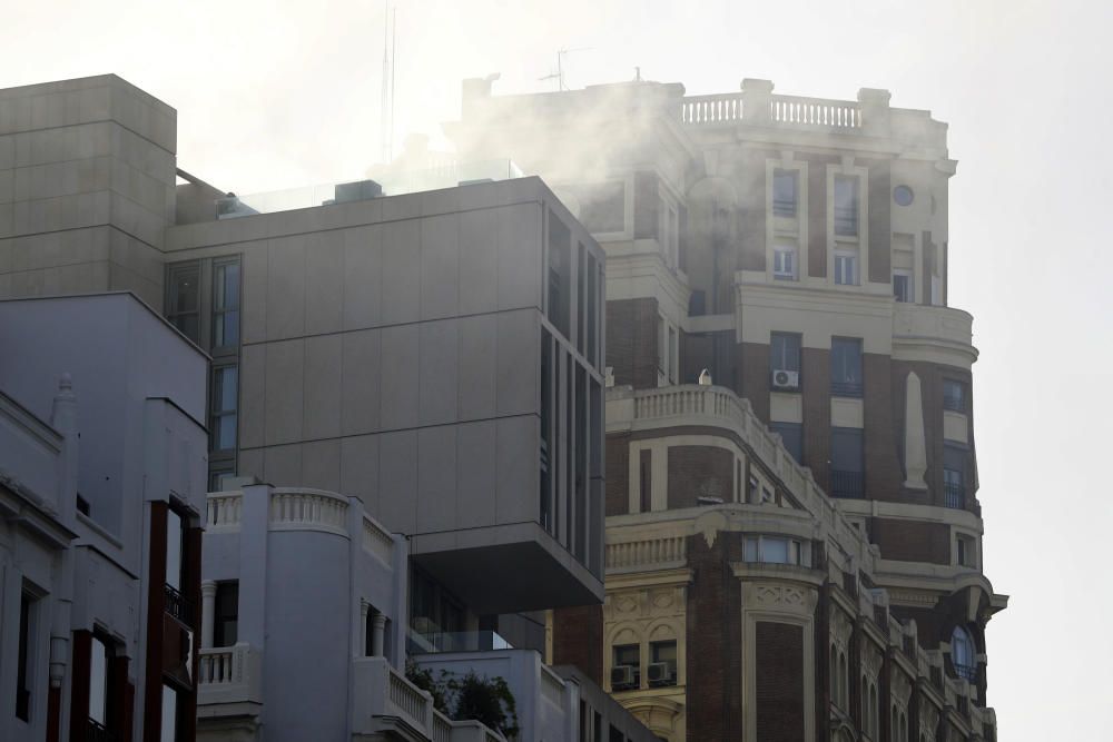 Espectacular incendio en la Gran Vía de Madrid