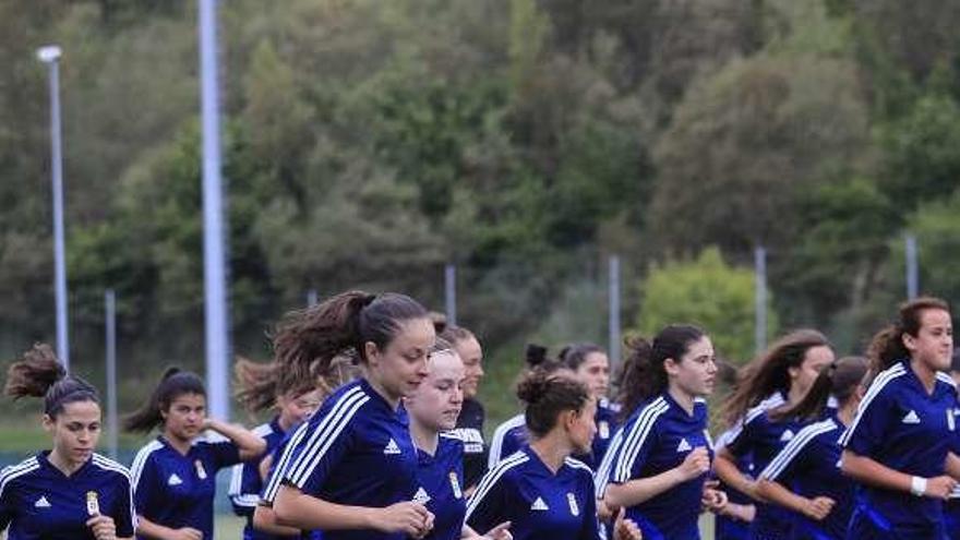 Un entrenamiento del Oviedo Femenino.