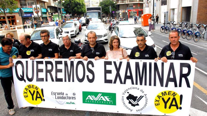 La huelga de examinadores deja a más de 20.000 valencianos sin carné