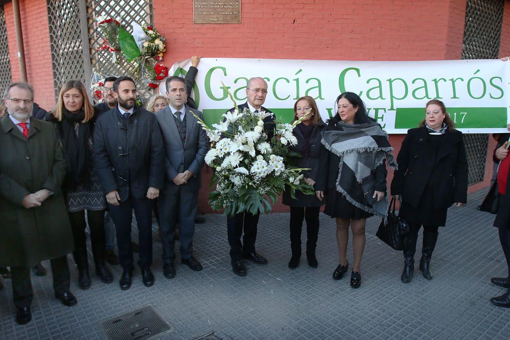 Acto de homenaje a García Caparrós en la esquina en la que fue asesinado