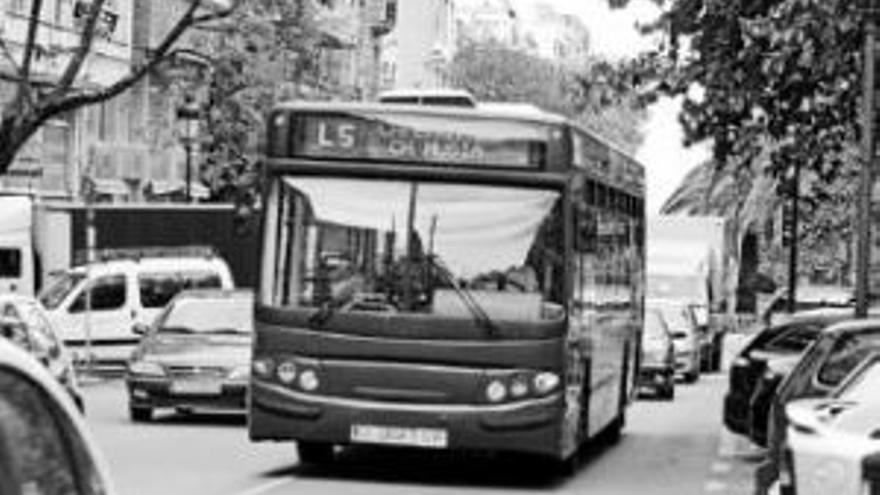 Busursa seguirá prestando el servicio de autobuses urbanos, pero necesita liquidez