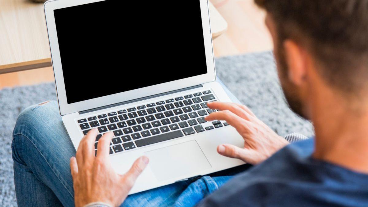 Este modelo de MacBook se ha convertido en el ordenador portátil más solicitado (y este es el por qué)