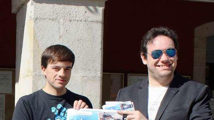 Juan Ponte y Miguel Martínez, ayer, en el Ayuntamiento.